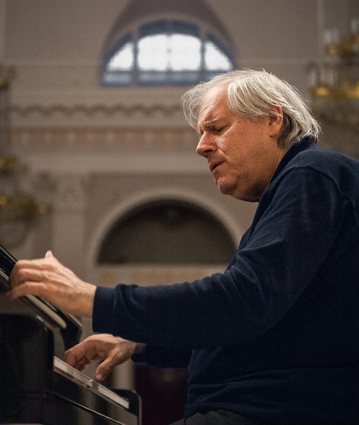 La Leggenda del Pianoforte Grigory Sokolov in Concerto a Treviso: Un Imperdibile Recital per Beethoven e Schubert