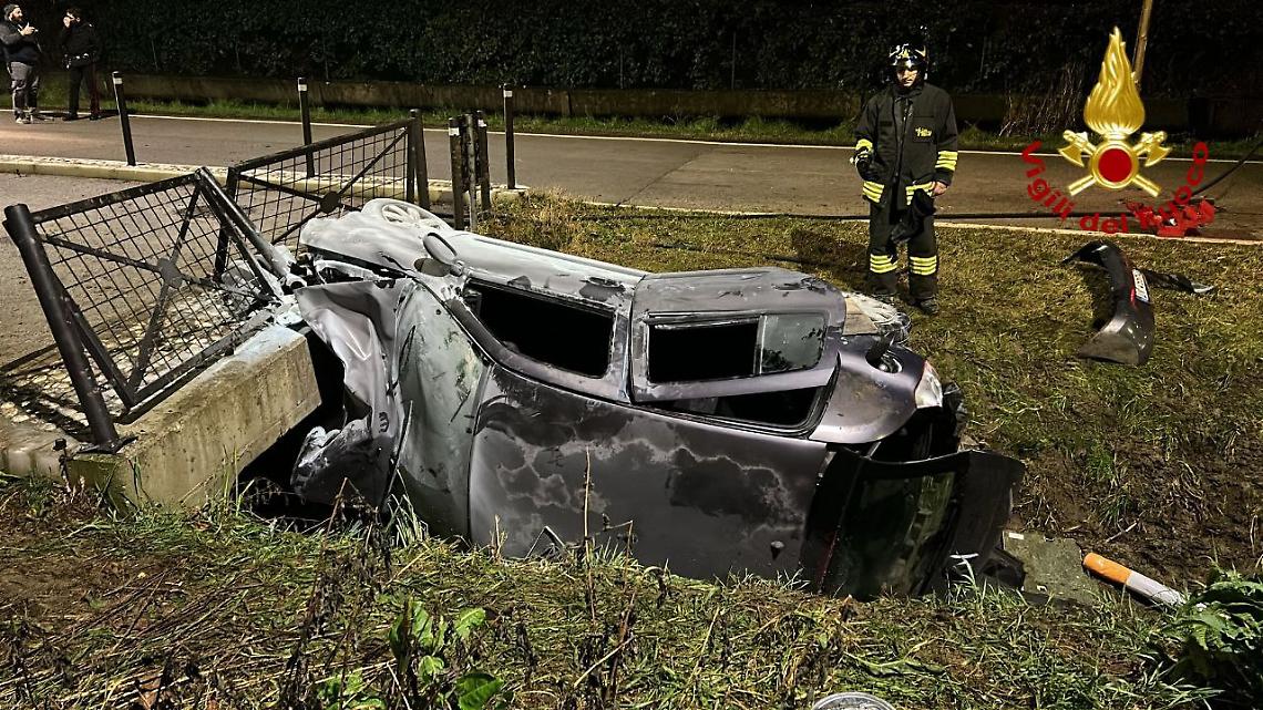 Incidente Stradale a Paese (Treviso): Fuoriuscita di un'Auto a GPL, Intervengono i Vigili del Fuoco e il 118
