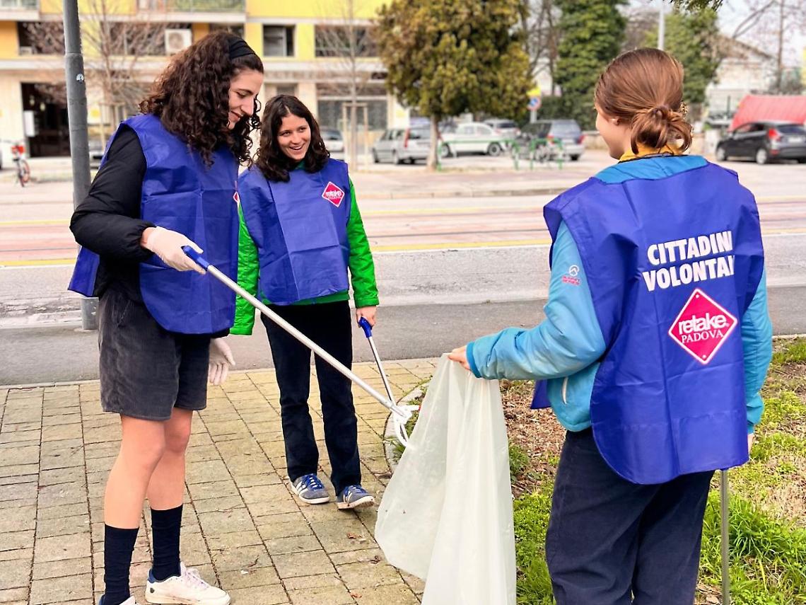 Padova, oltre 300 kg di rifiuti raccolti dai cittadini: l&rsquo;iniziativa coinvolge 100 volontari