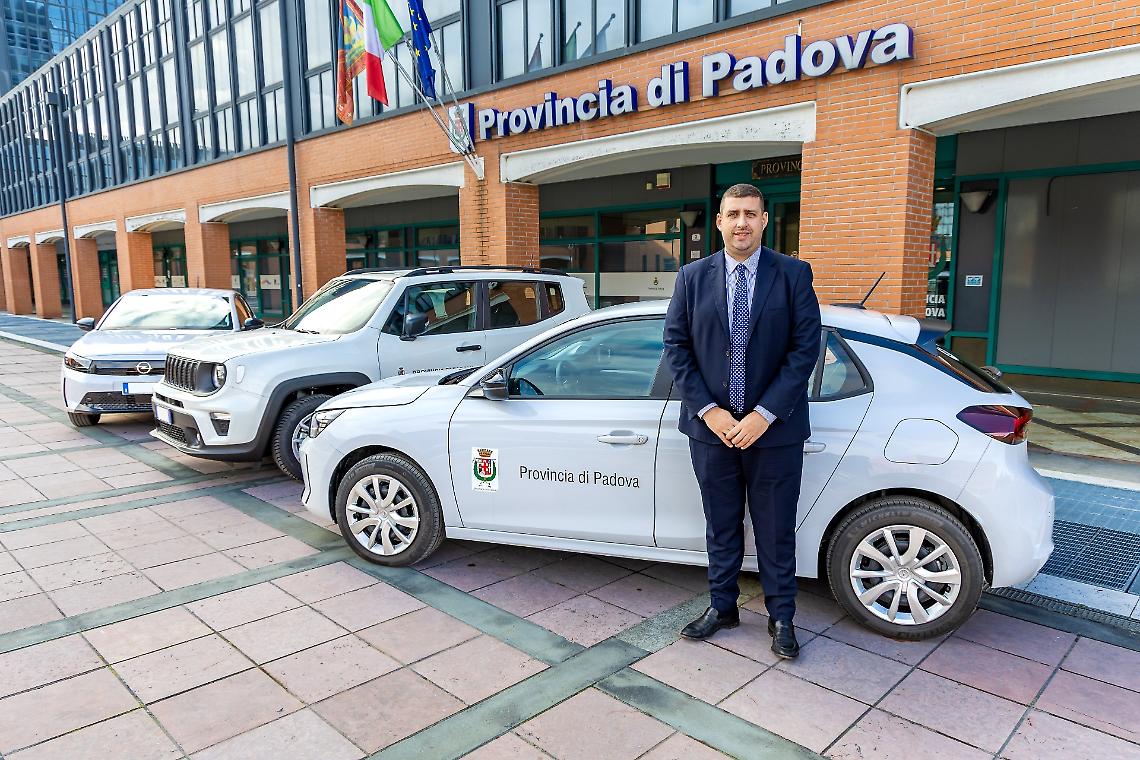 La Provincia di Padova rinnova il parco auto con tre nuove vetture elettriche e ibride