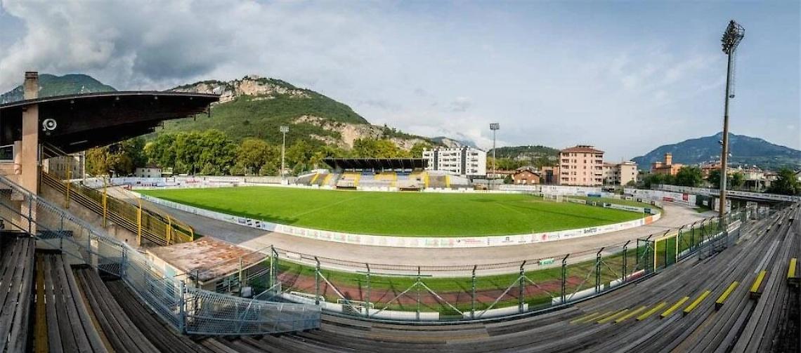 Trento, 14 ultras multati per una coreografia non autorizzata al Briamasco