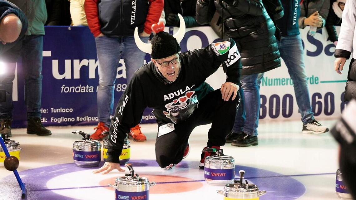 Una partita di curling bisi&agrave;c