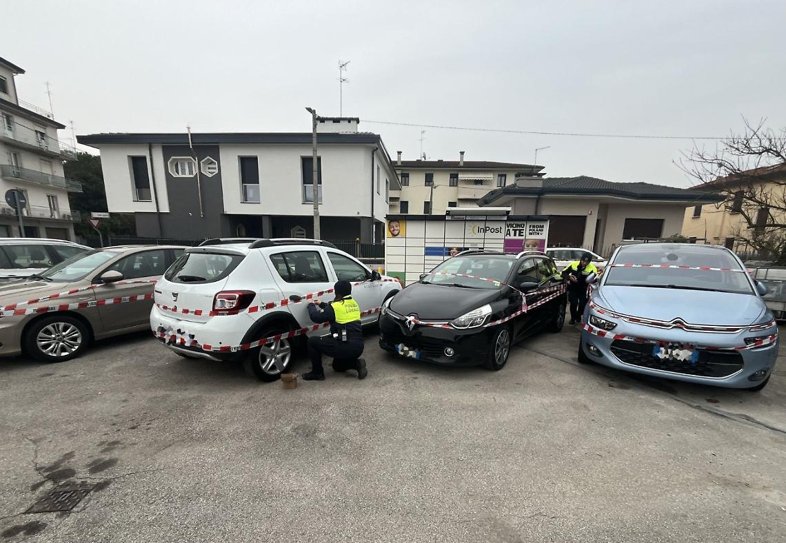 Foto delle auto sequestrate