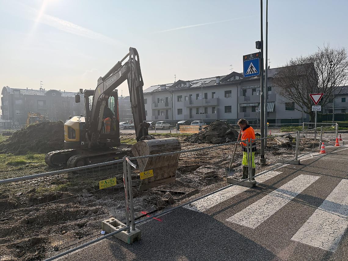 Oltrebrenta, ruspe al lavoro per il nuovo capolinea della linea E073