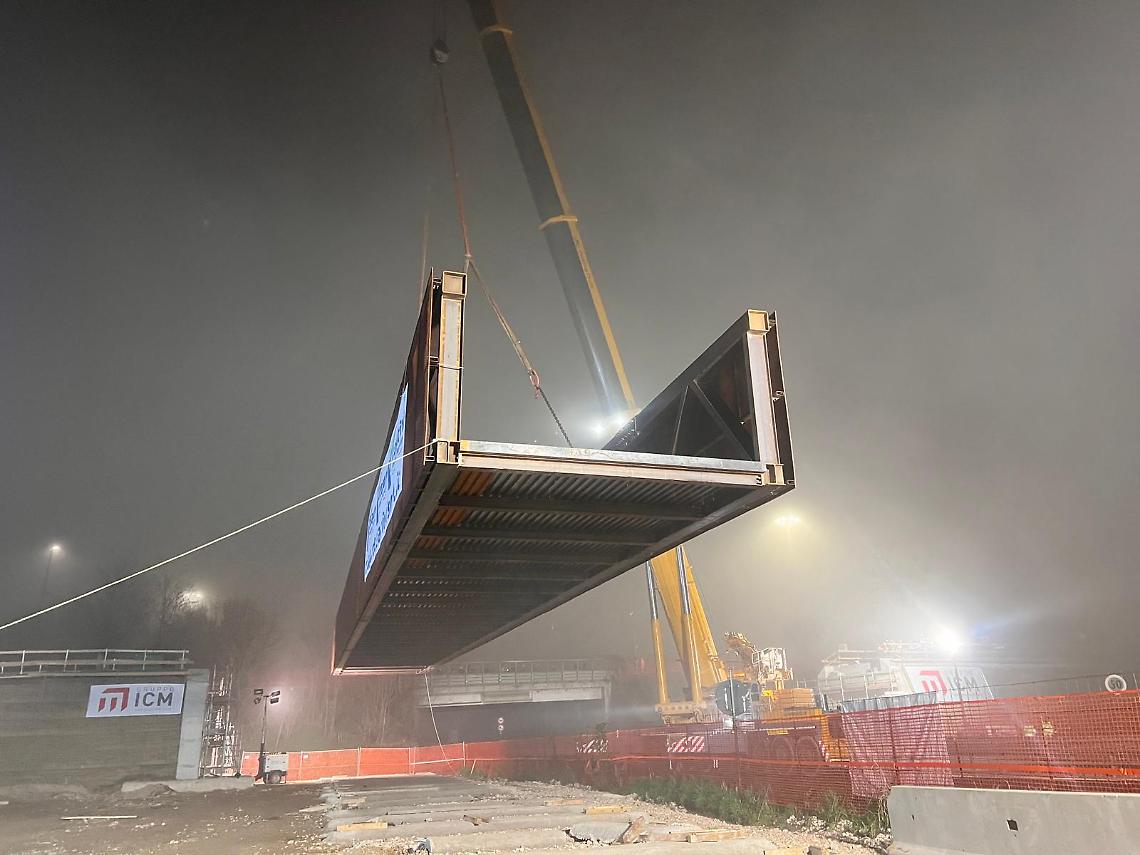 Padova, varata nella notte la passerella ciclopedonale del cavalcavia Chiesanuova