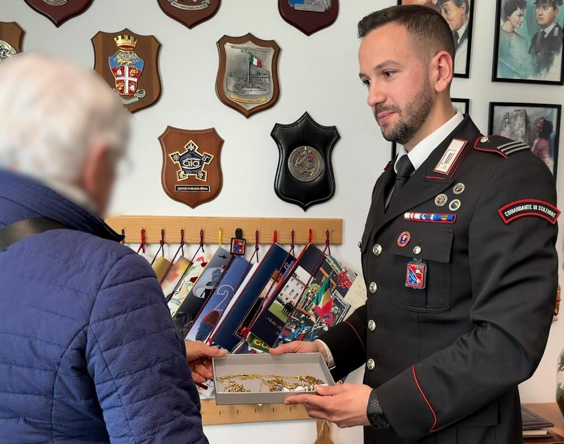Castelfranco: finto avvocato ruba 23mila euro in oro a un'anziana, ma i Carabinieri sventano il colpo 