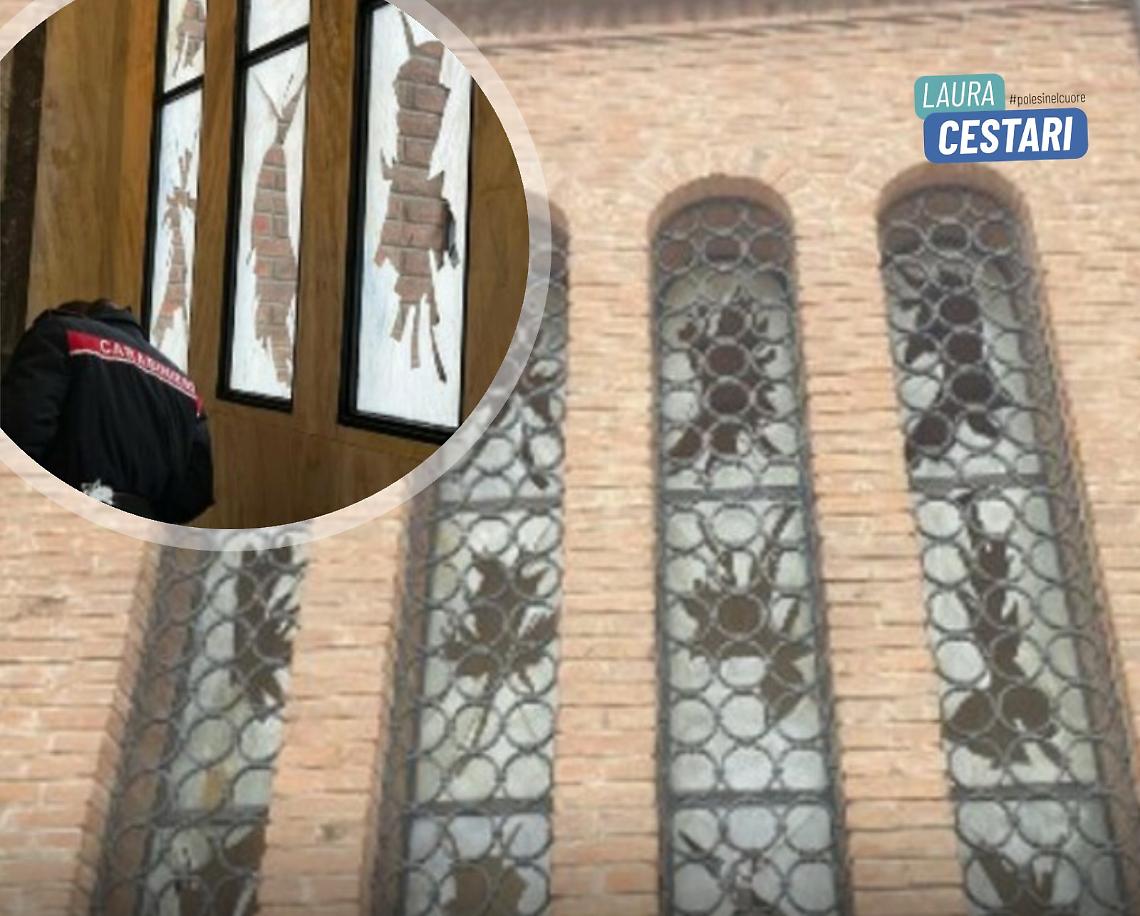 parte della chiesa danneggiata dai detriti