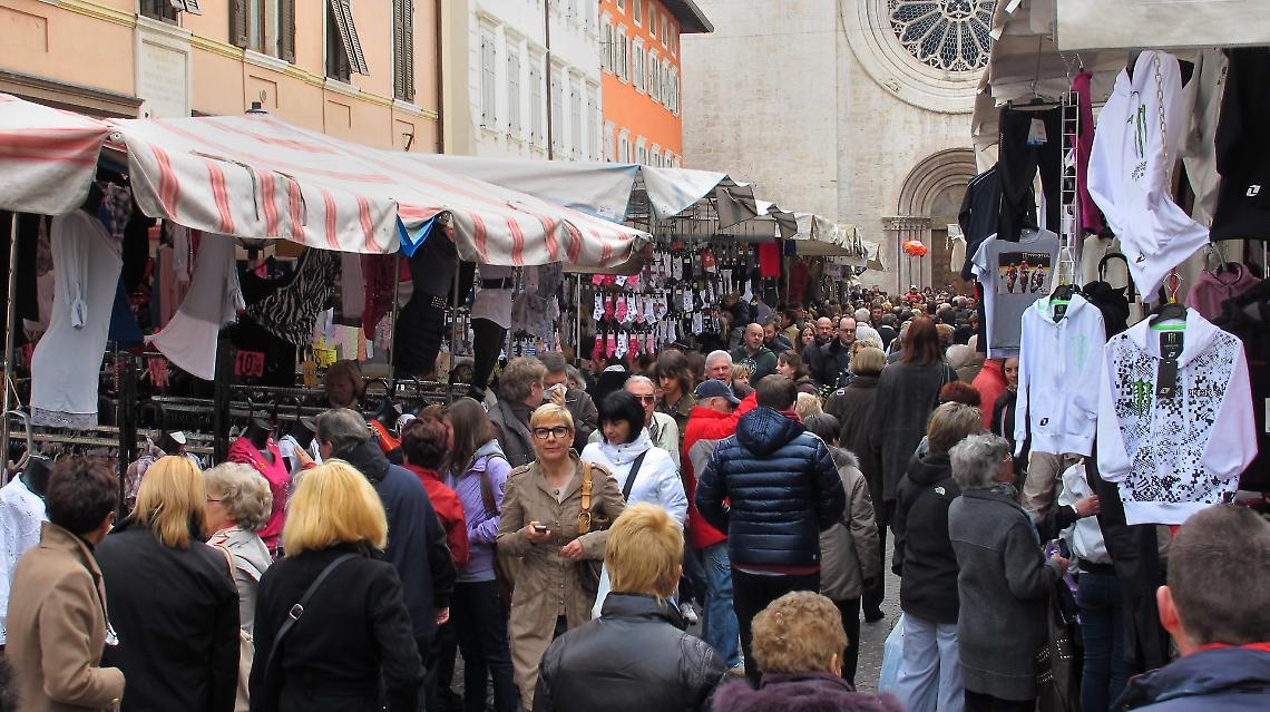Trento si prepara alla Fiera di San Giuseppe: divieti di sosta e parcheggi limitati