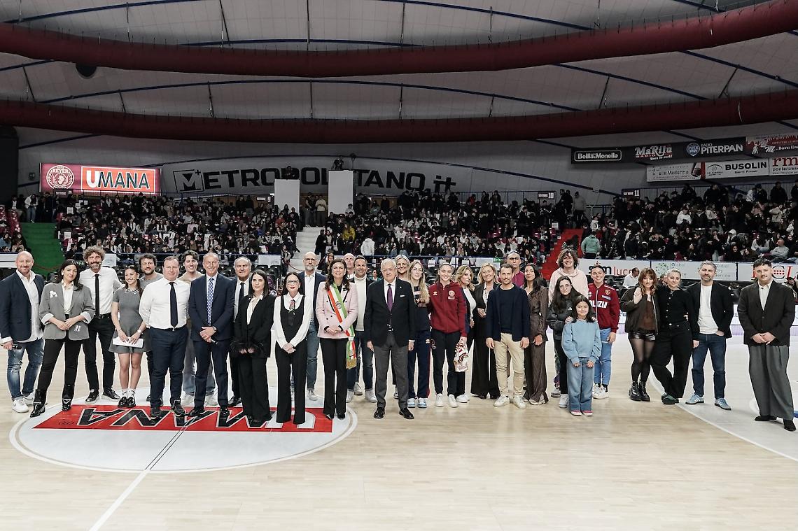 Basket, il Taliercio fa squadra contro la violenza: centinaia di studenti all&rsquo;evento Mede@