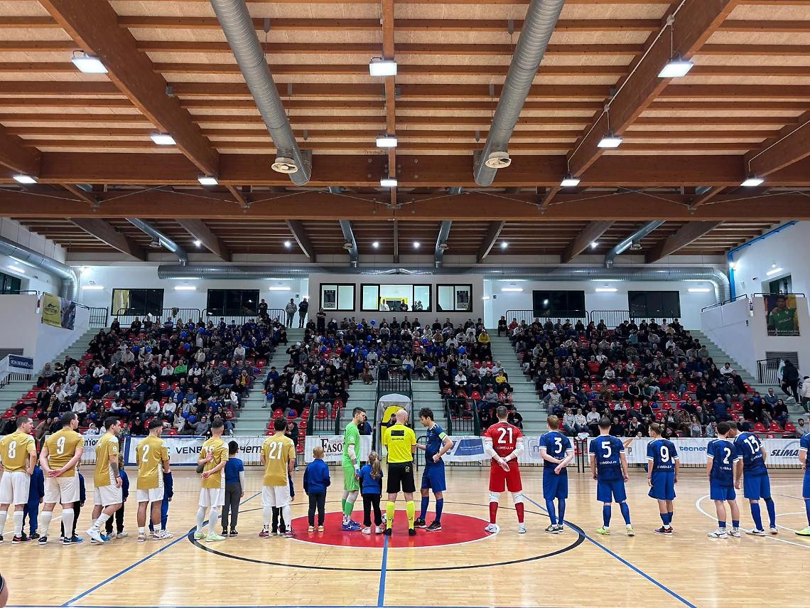 Calcio a 5, serie C2. Oltre 700 persone ad assistere a Valli Futsal Chioggia-Mirano. E il sogno continua 