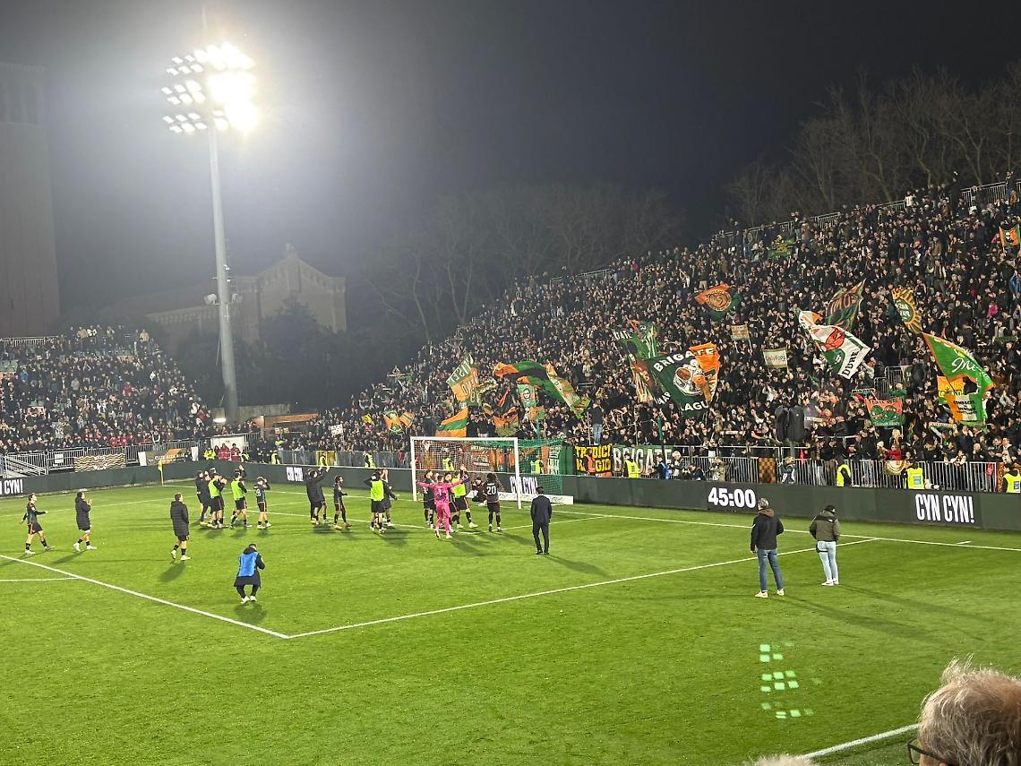 Haps e Doumbia stendono la Reggiana: al Penzo finisce 2-0, Venezia sempre pi&ugrave; capolista