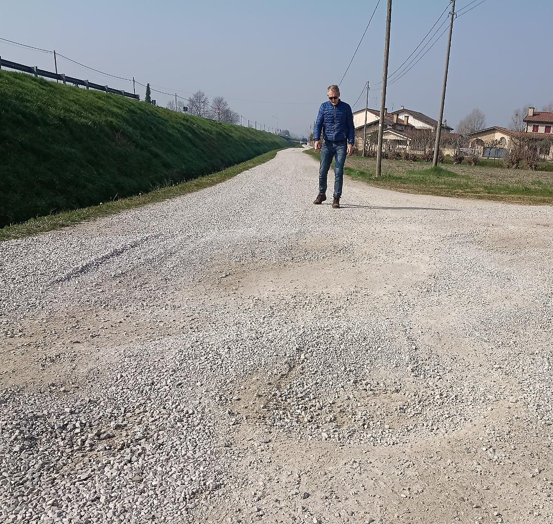 Buche e buio: i cittadini promuovono una petizione