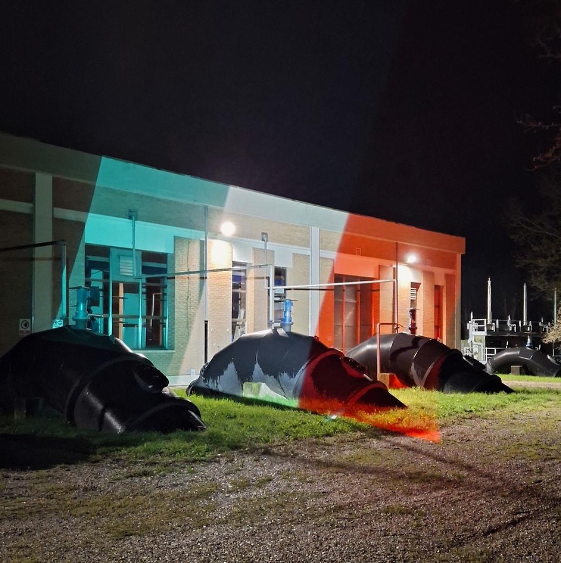 Idrovore illuminate con il tricolore: Acque Risorgive accende i riflettori sulla sicurezza idraulica