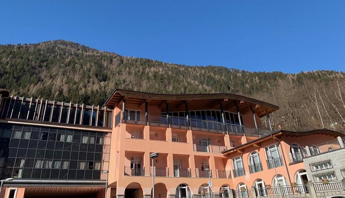 Fumo al terzo piano della Rsa di Spiazzo Rendena: nessun ferito, blitz dei vigili del fuoco