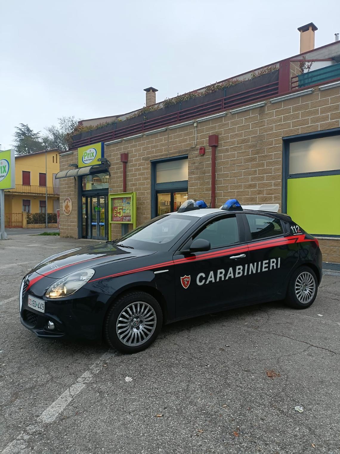 Fuga spericolata a Montebelluna: arrestato pusher dopo inseguimento e incidente
