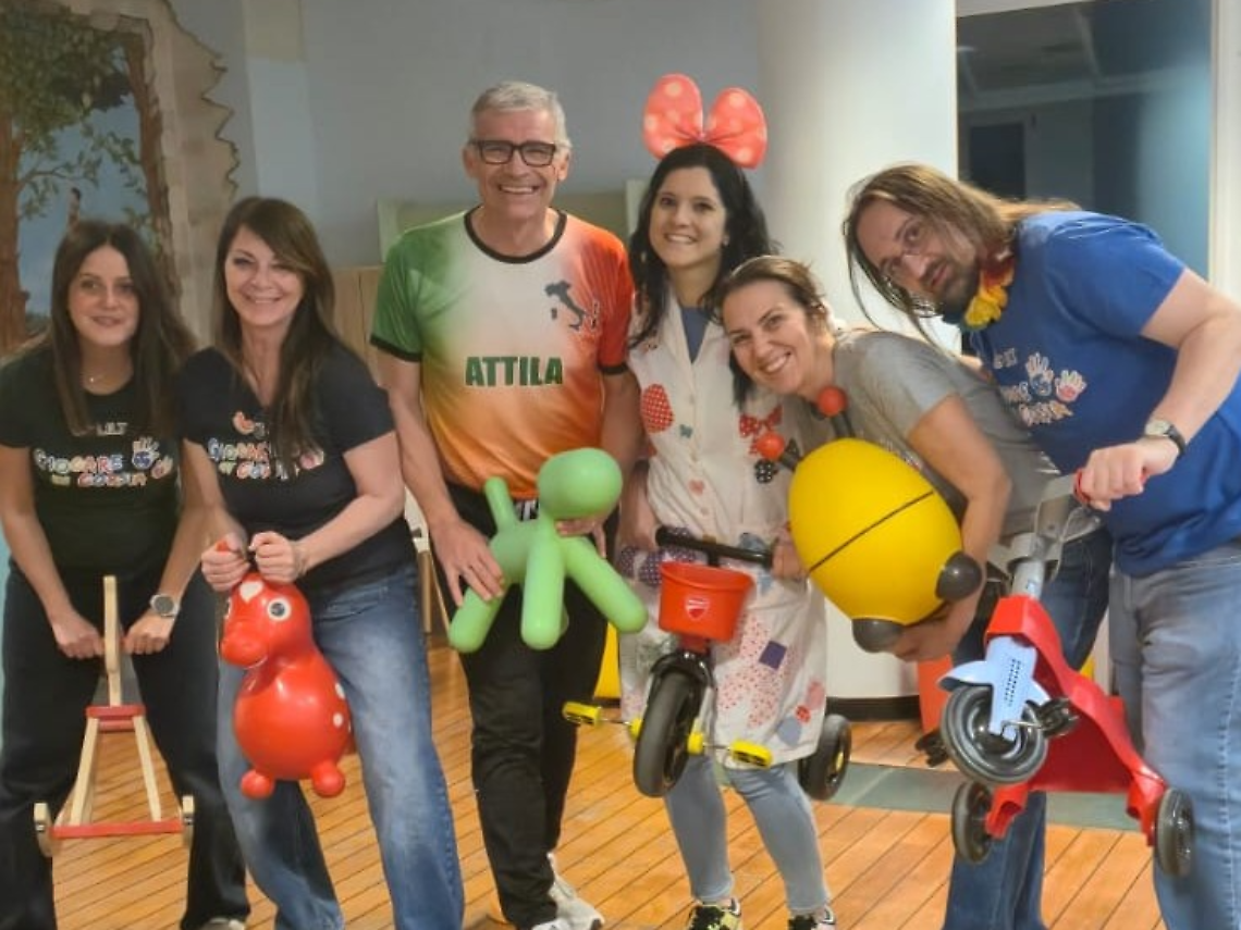 Attilio Moregola con i volontari della LILT