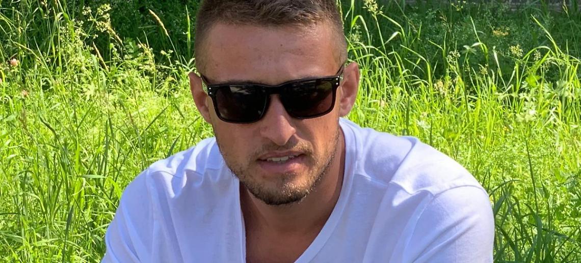 Mattia Battistetti, il giovane operaio di 23 anni di Montebelluna travolto da un&rsquo;impalcatura nel 2021