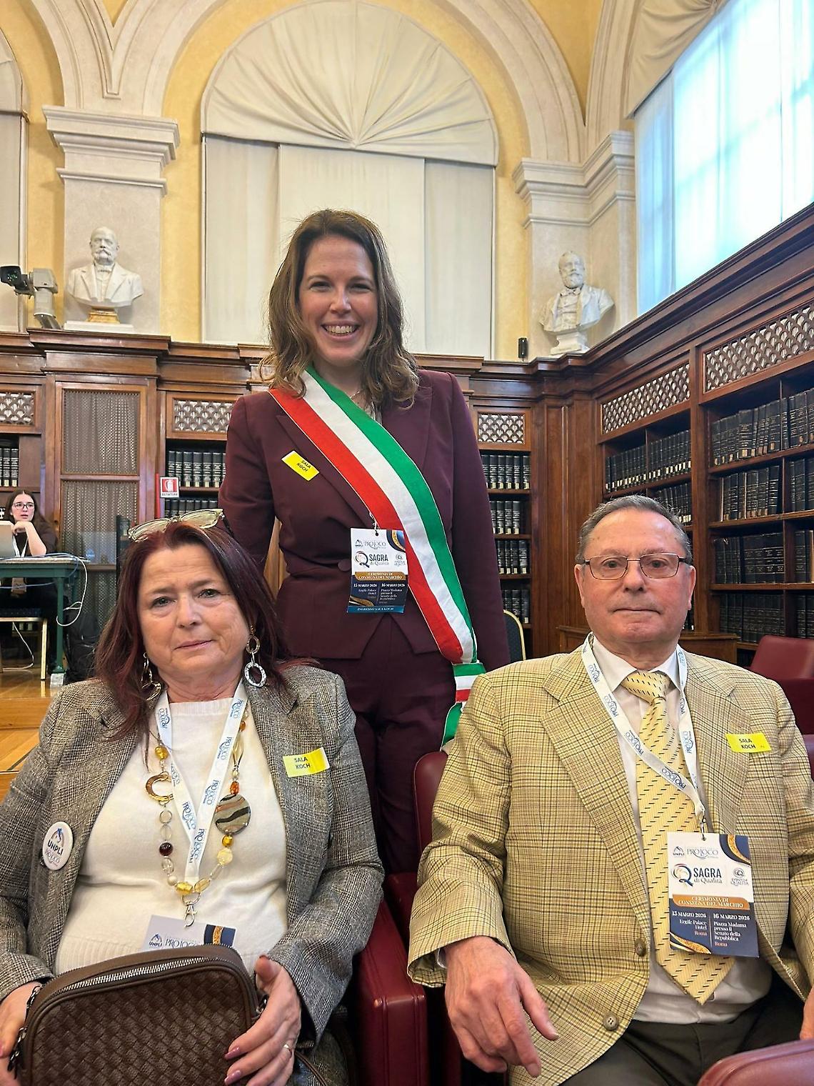 Sindaco Sarah Gaiani, presidente Proloco Luigina Zin e il professore Luciano Biasiolo