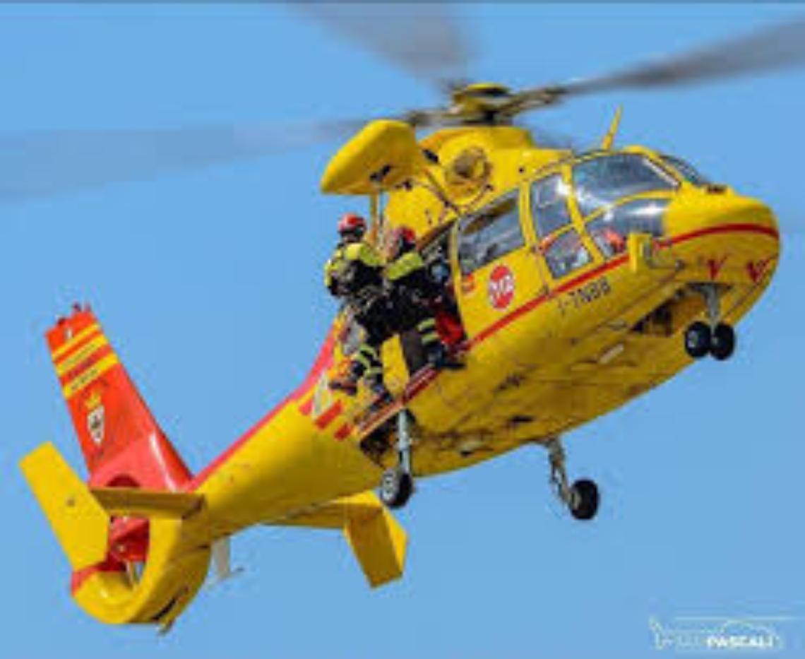 Scontro frontale nella galleria di Costa Volpino: due giovani gravemente feriti, traffico bloccato