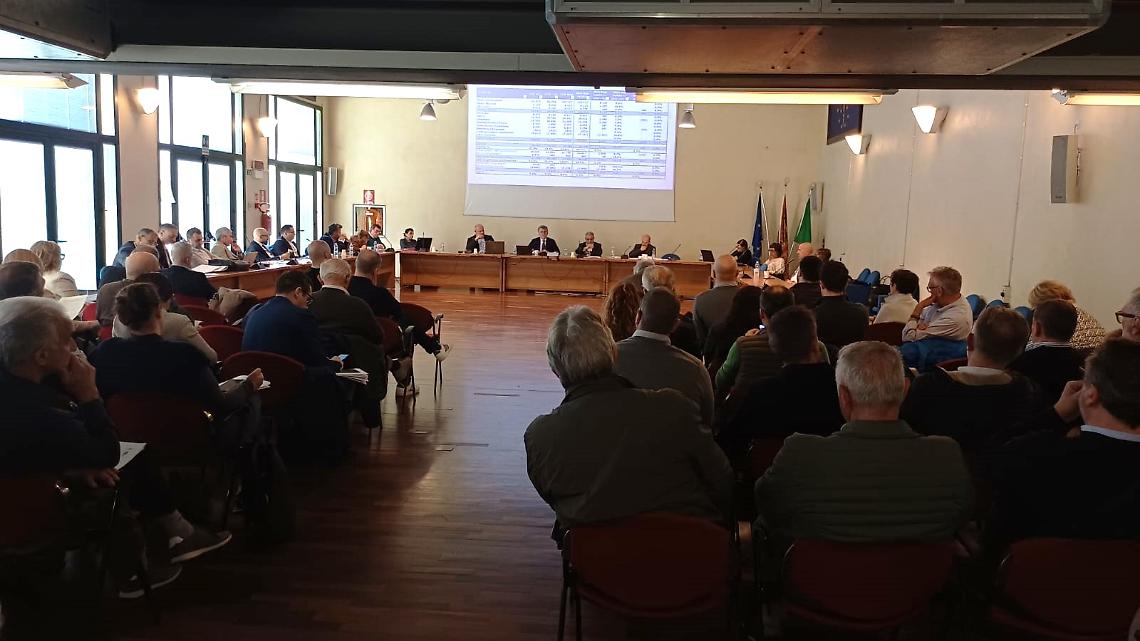 ETRA abbassa le tariffe: -2% per acqua e rifiuti