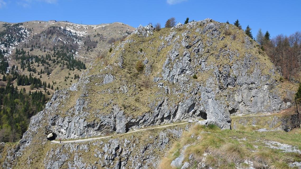 Tra nuvole e storia: l&rsquo;ascesa al Monte Grappa sul sentiero del Melette