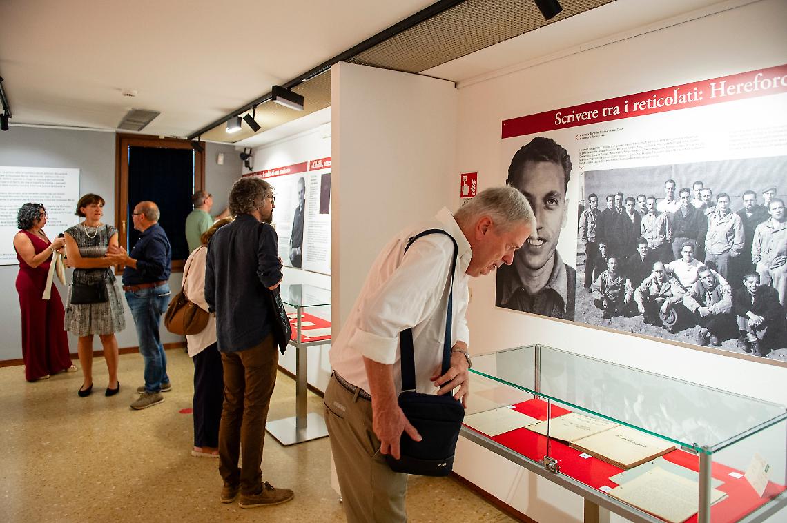 mostra a palazzo dei Trecento