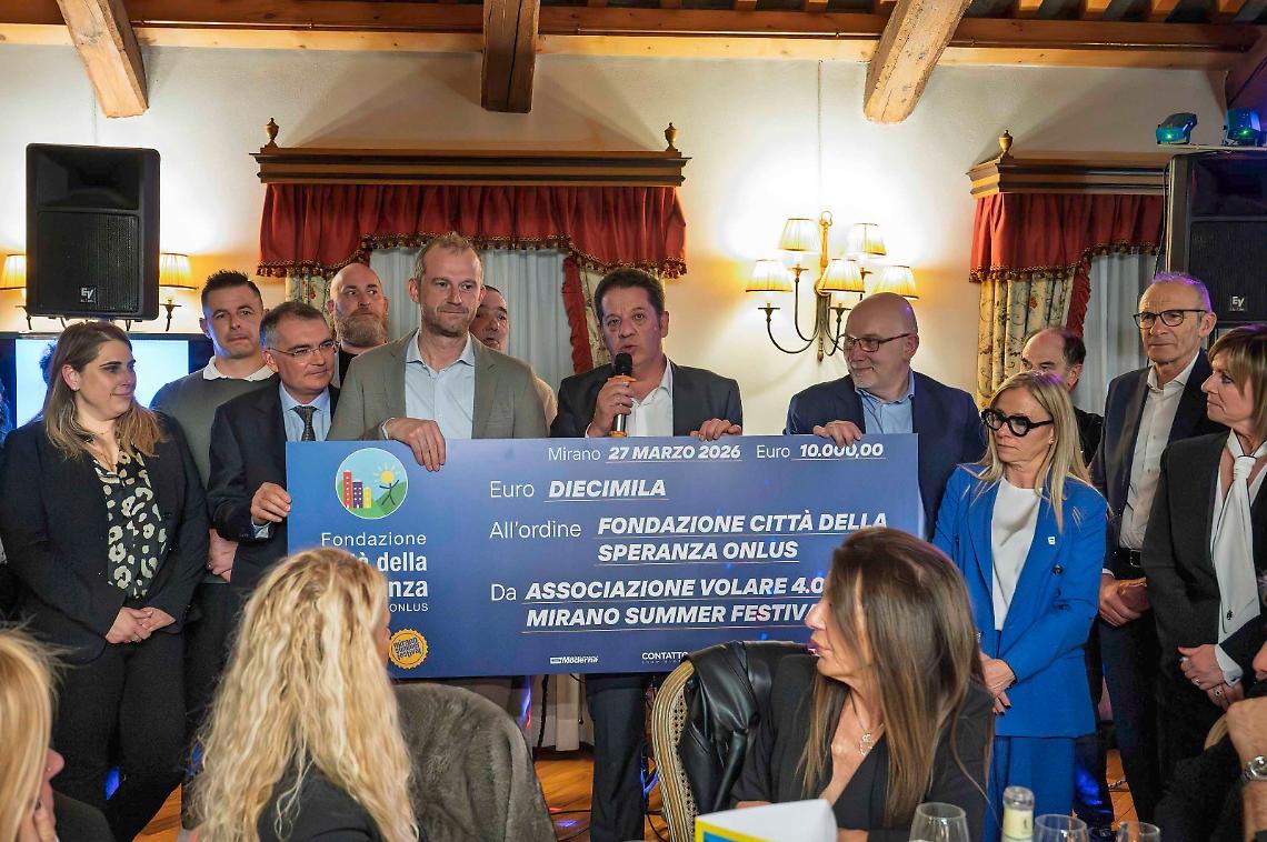 La consegna dell'assegno