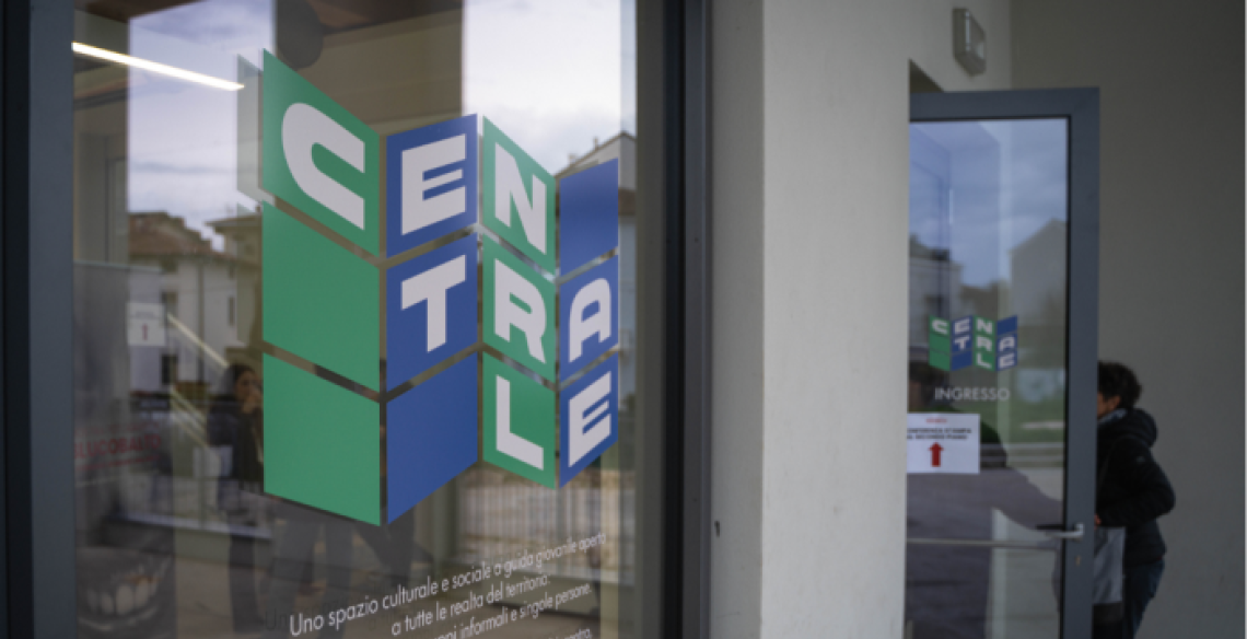 L'ingresso del centro