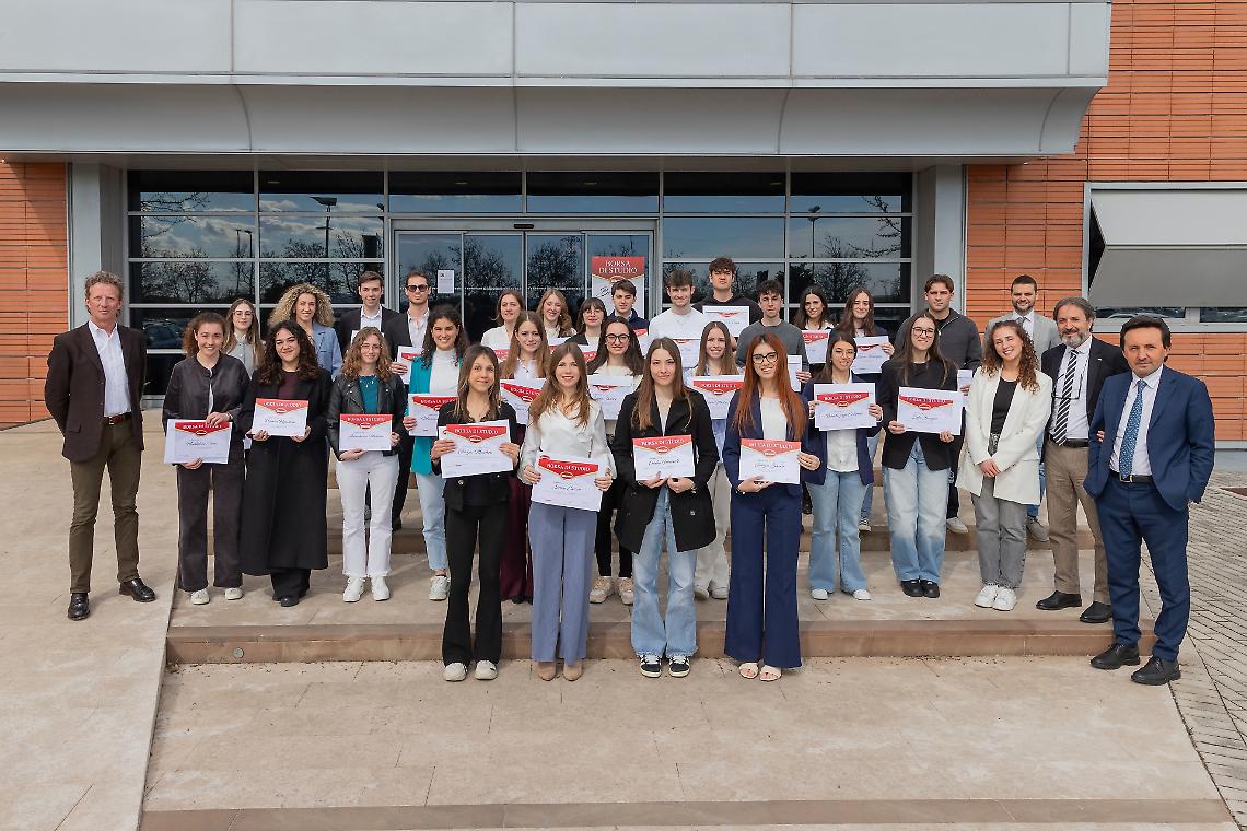 La consegna delle borse di studio