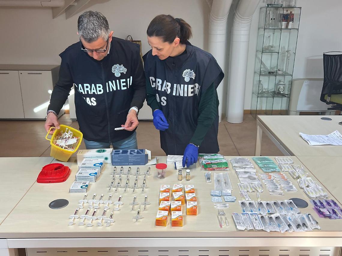 Sequestrati farmaci illegali e sospeso un esercizio abusivo della professione medica a Treviso