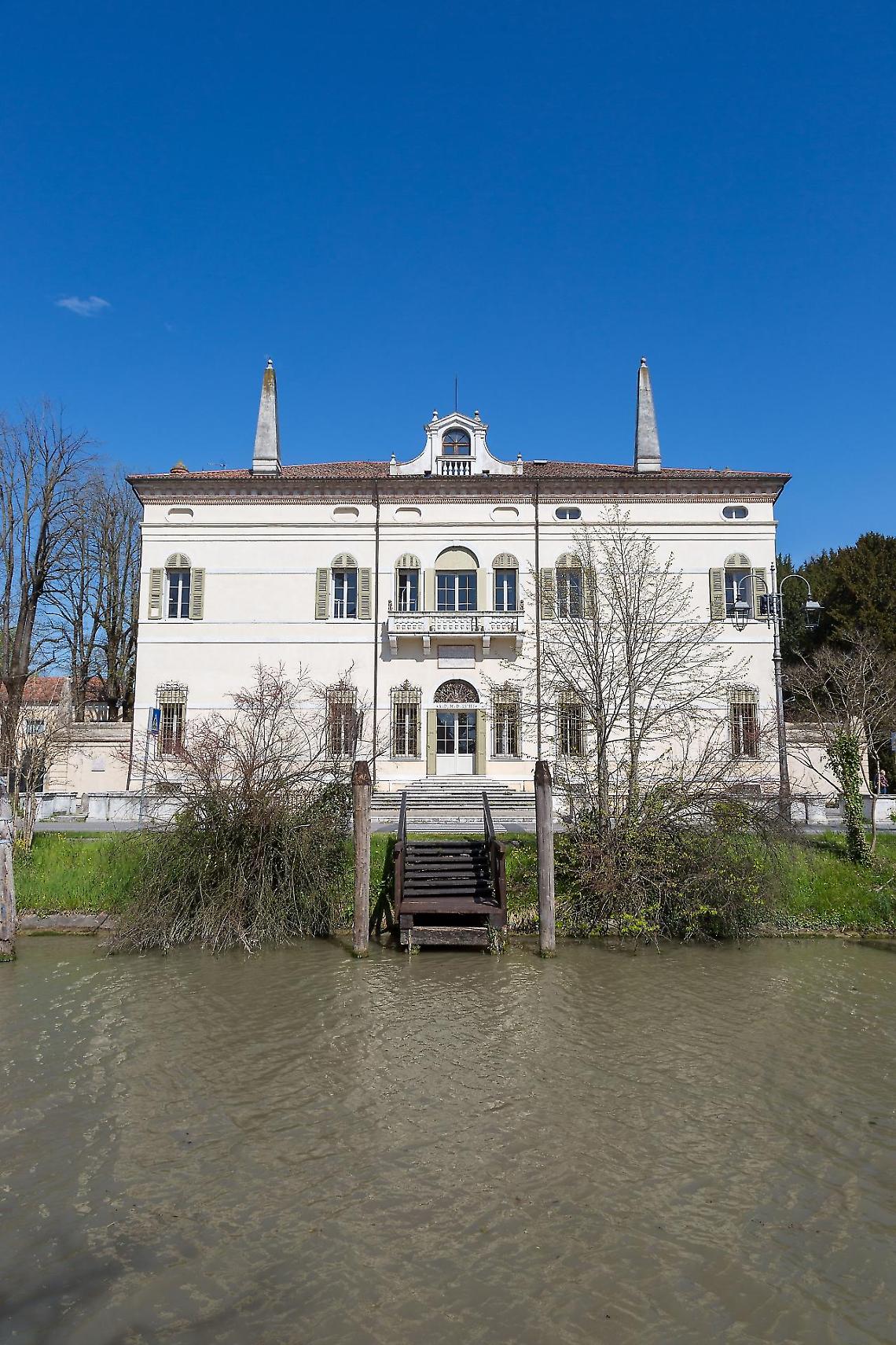 Presentato a villa dei Leoni &ldquo;Gente della Riviera&rdquo;