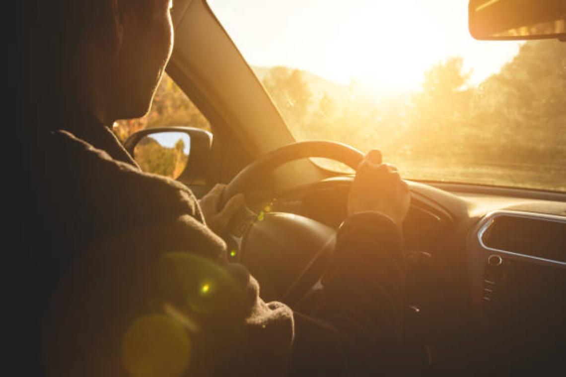 Scontro frontale a Levico Terme: auto invade la corsia opposta, un&rsquo;anziana in ospedale