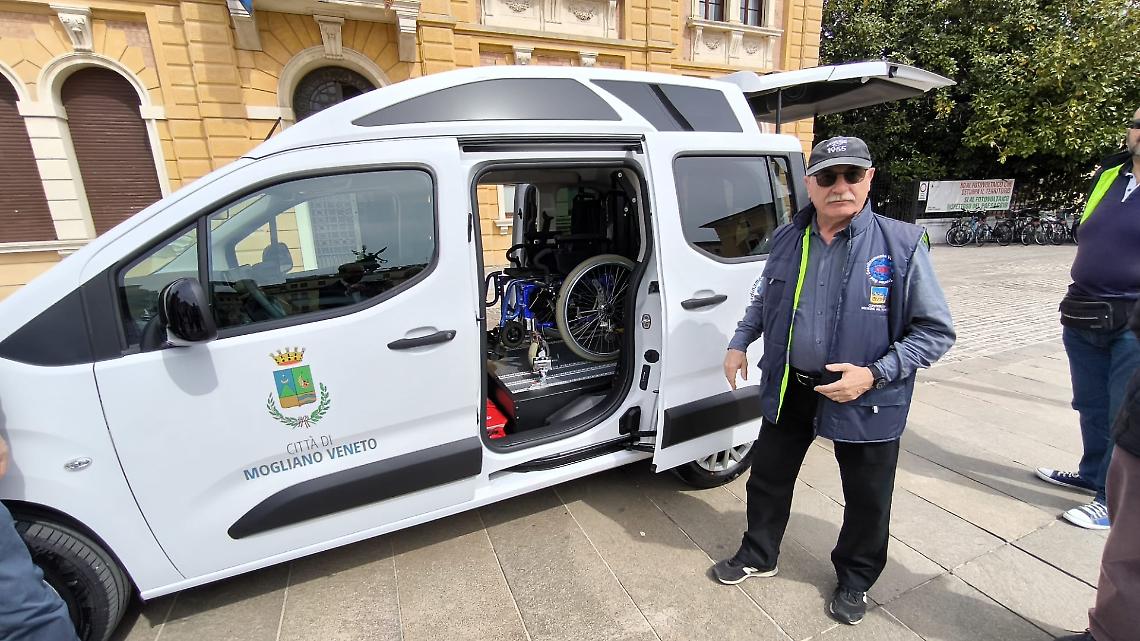 Mogliano Veneto, un nuovo mezzo per il trasporto disabili: rafforzata la rete solidale