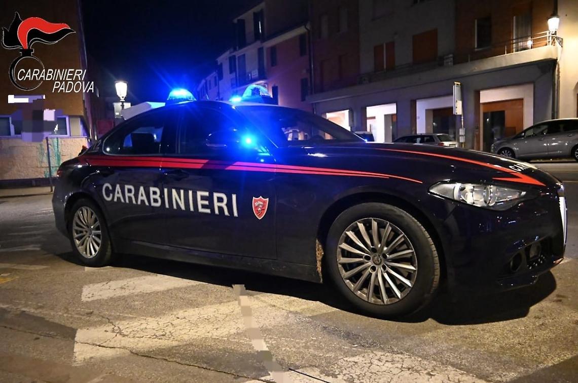 Furto in centro a Padova, arrestato dopo la fuga tra i passanti