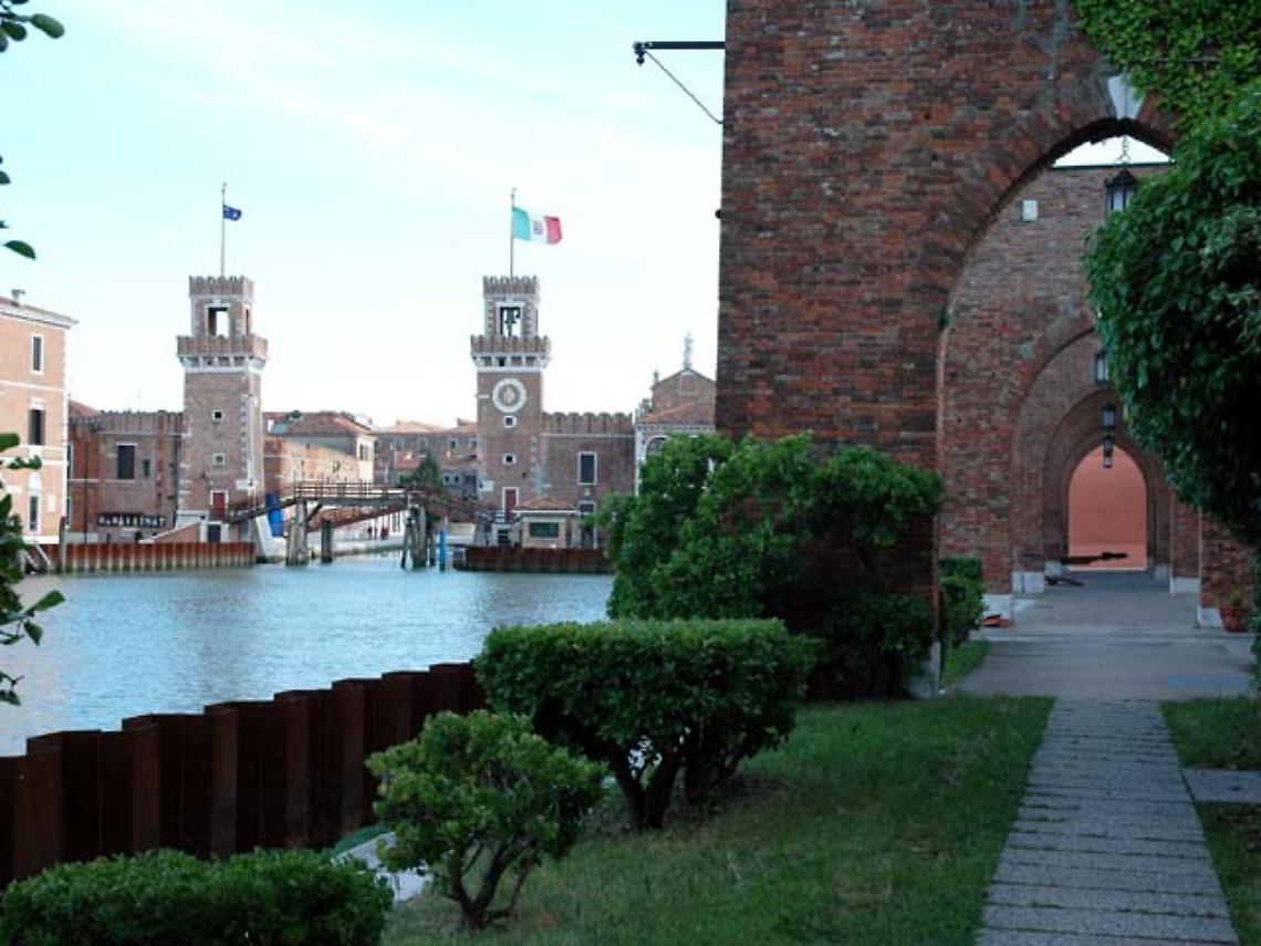 Venezia, l&rsquo;Arsenale apre ai giovani: il mare diventa scuola e futuro