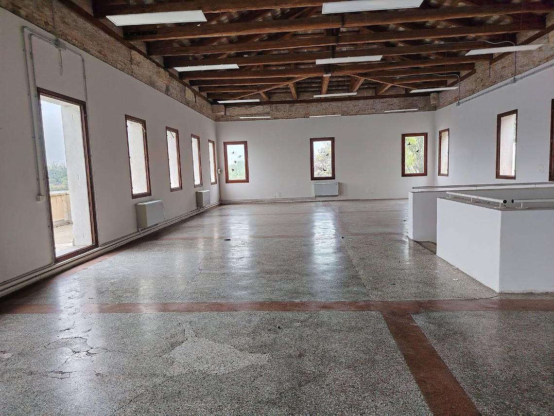 Sala Bertan dopo l'atto vandalico