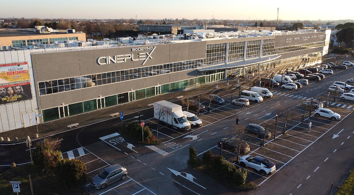 Il Cineplex di Due Carrare