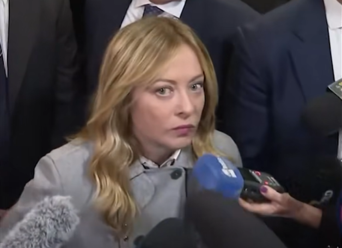 La premier Giorgia Meloni al punto stampa di Vinitaly