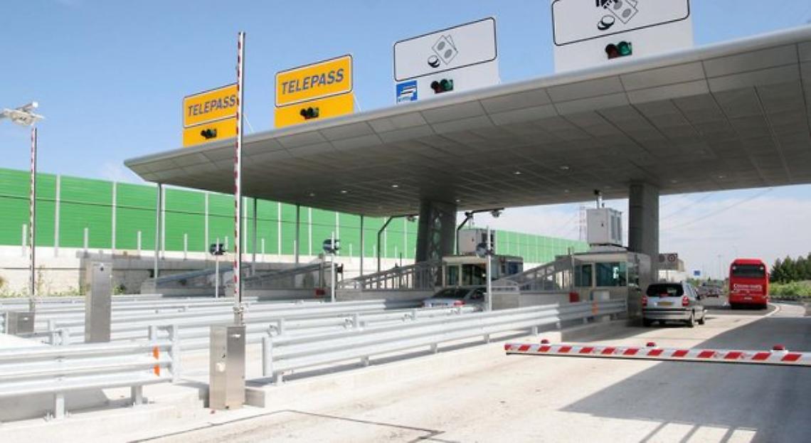 Il casello fa discutere