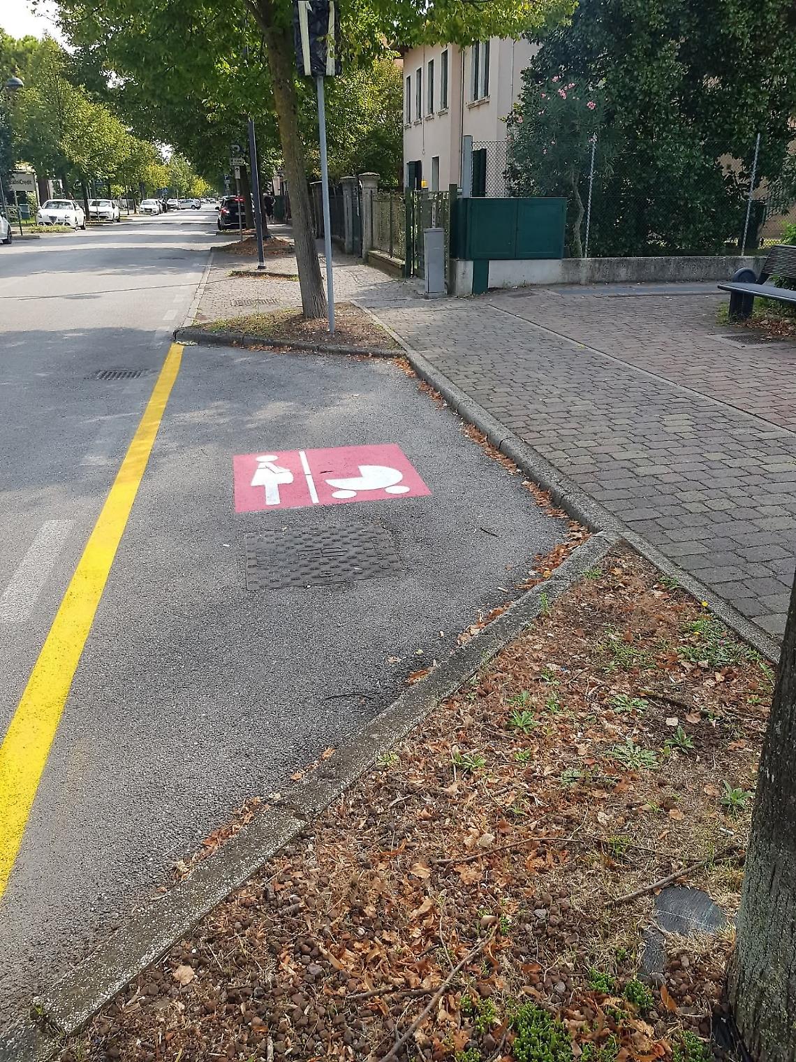 dolo - parcheggio rosa 