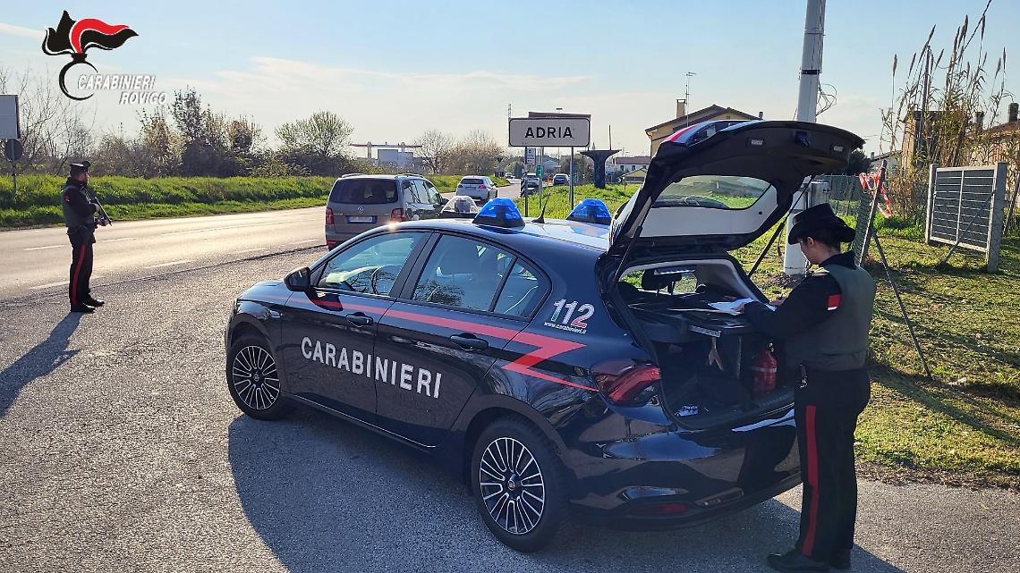 Adria, controlli straordinari dei Carabinieri nel medio Polesine: denunce per guida in stato di alterazione e segnalazioni per droga