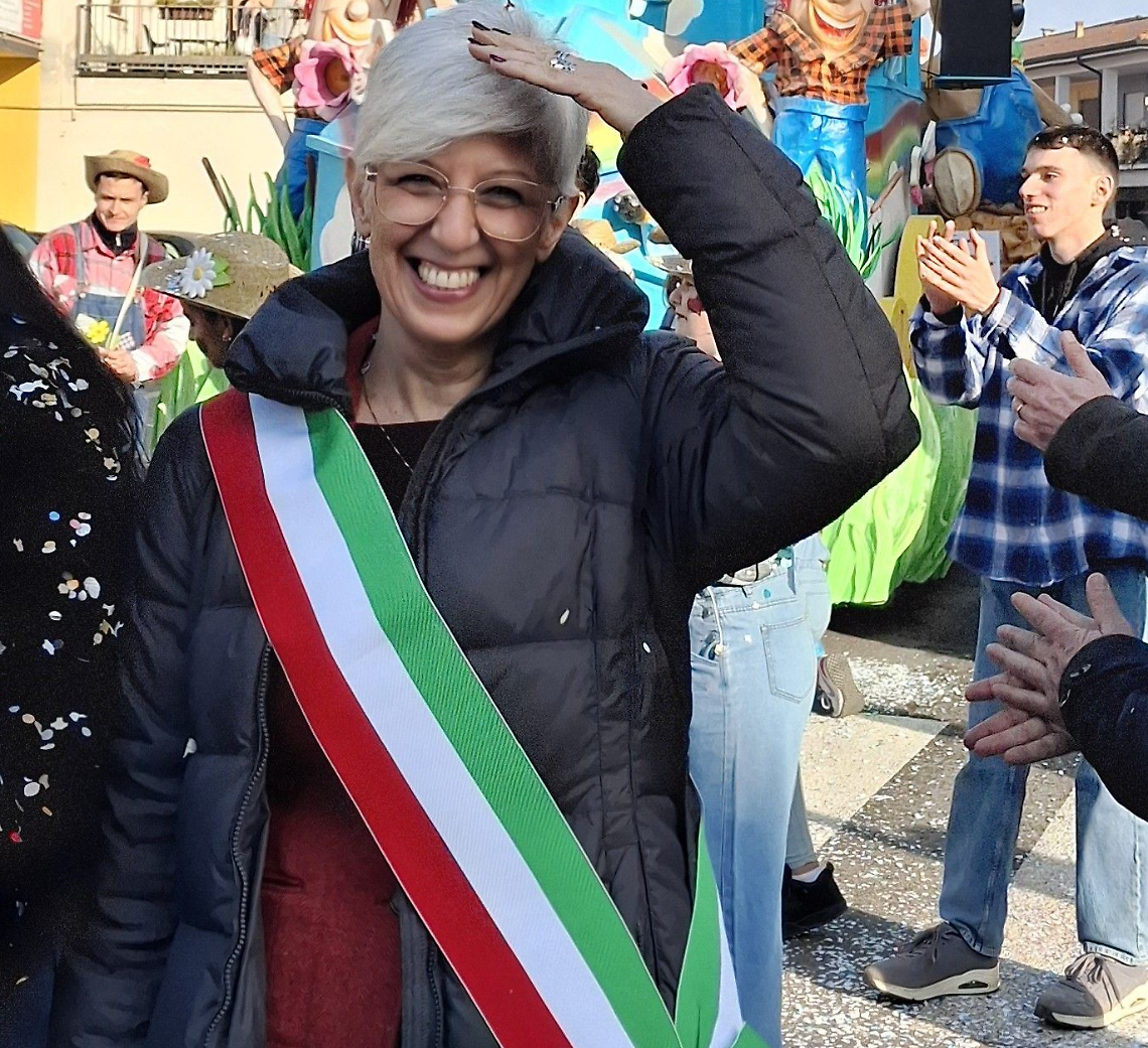 Stanghella, nuovi attacchi alla sindaca: scritte sessiste e auto vandalizzata