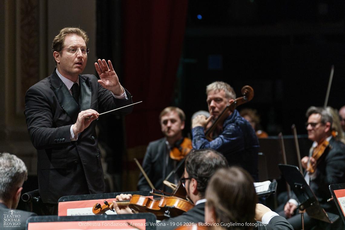 Trionfo al Teatro Sociale: Moser incanta Rovigo con l&rsquo;Arena di Verona