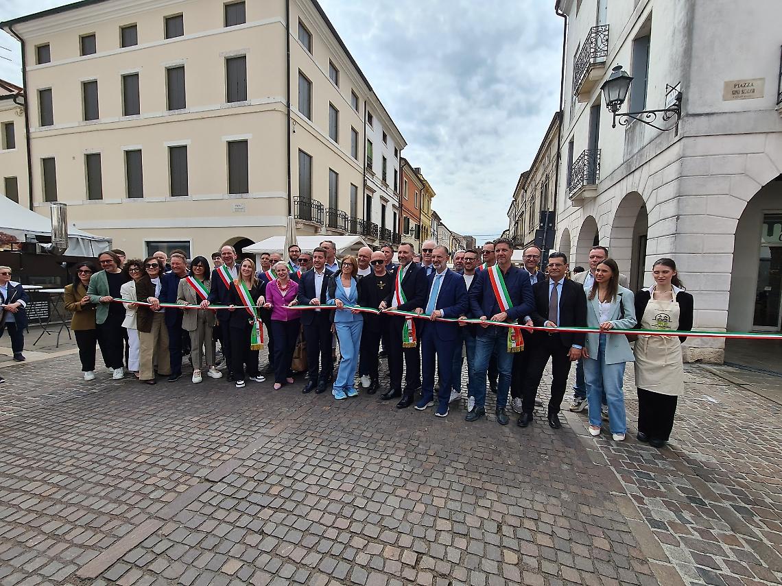 Il taglio del nastro di Formaggio in Villa 2026