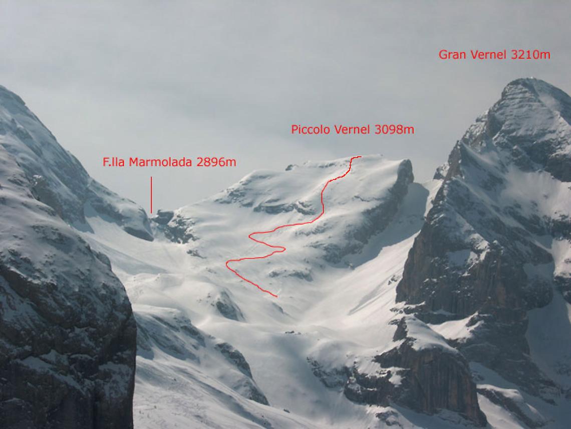 Il fronte nord del Piccolo Vernel. L'intervento &egrave; avvenuto alle spalle del blocco roccioso, sul lato sud