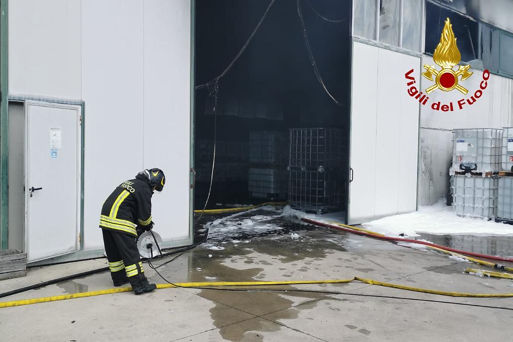 Incendio rifiuti San Donà 3