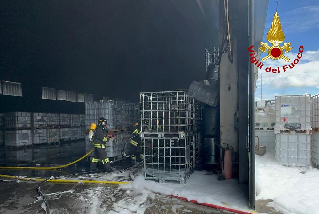 Incendio rifiuti San Donà