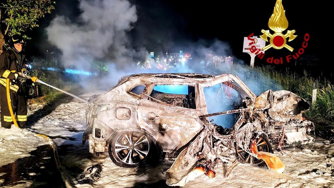 L'auto dopo l'incidente avvenuto a Sona (1)