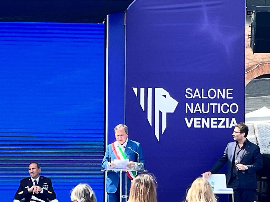 Salone nautico1