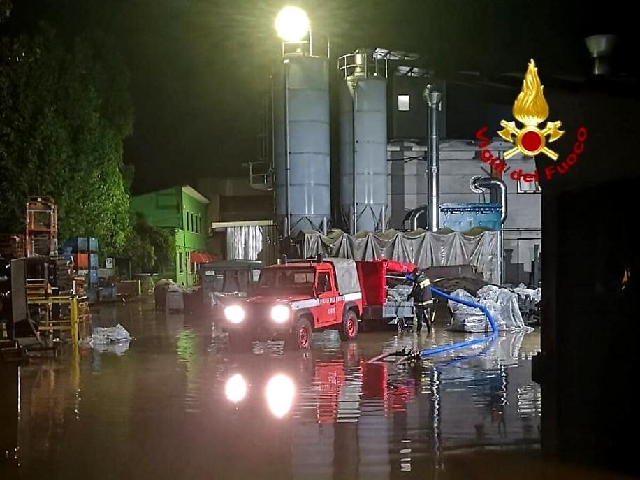 Vigili del fuoco al lavoro per il maltempo (5)